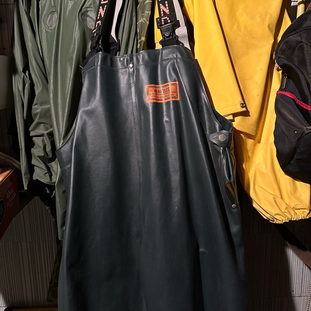 Grundens Herkules bib. Dark green